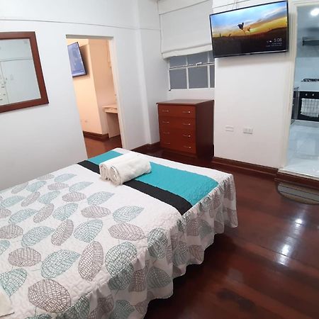 Apartamento Lindo - A 2 Cuadras De La Plaza De Armas Y Del Palacio De Gobierno Distretto di Distretto di Lima Esterno foto